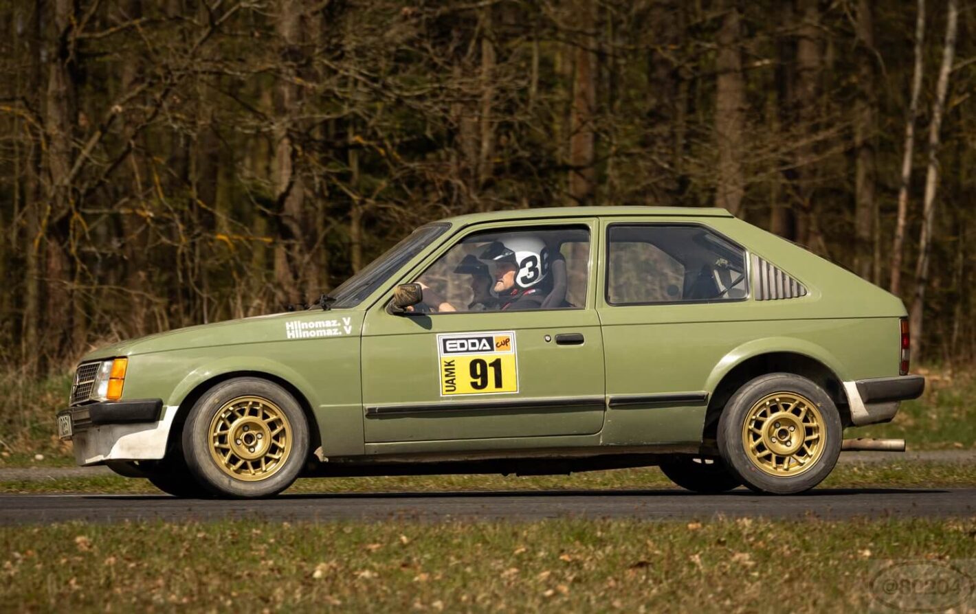 3s3a3037
